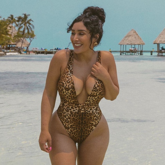 Meshki Hadley Leopard Plunge One piece - Picture 4 of 4